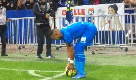 FM：多特蒙德和罗马关注尼斯核心迪奥普