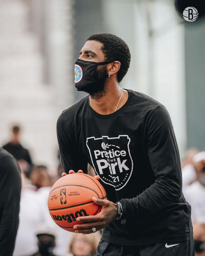 独行侠更新伤情：浓眉&弗拉格可以出战，克莱将缺席（独行侠公布伤情：浓眉、弗拉格可出场，克莱缺阵）