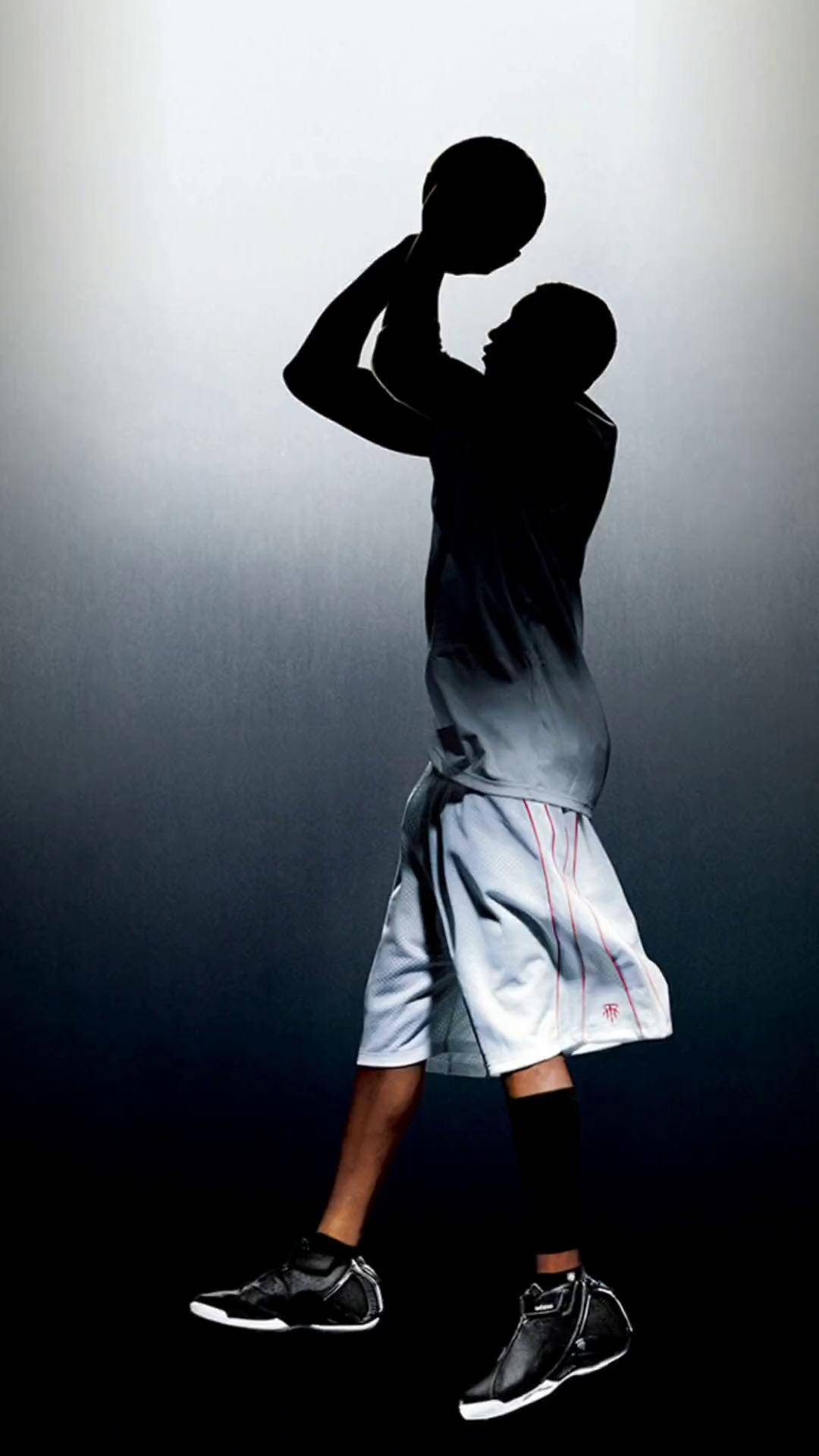 埃芬博格：拜仁前场三人能给卡尔空间，把他与梅西相比没好处（埃芬博格：拜仁锋线三将可为卡尔创造空间，与梅西作比较并无益处）