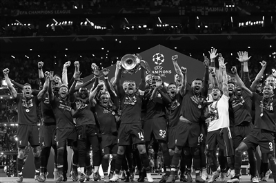 孔蒂：人们总说霍伊伦和小麦在曼联踢不上球，这肯定有原因（孔蒂谈曼联：霍伊伦与麦克托米奈难获出场并非无因）