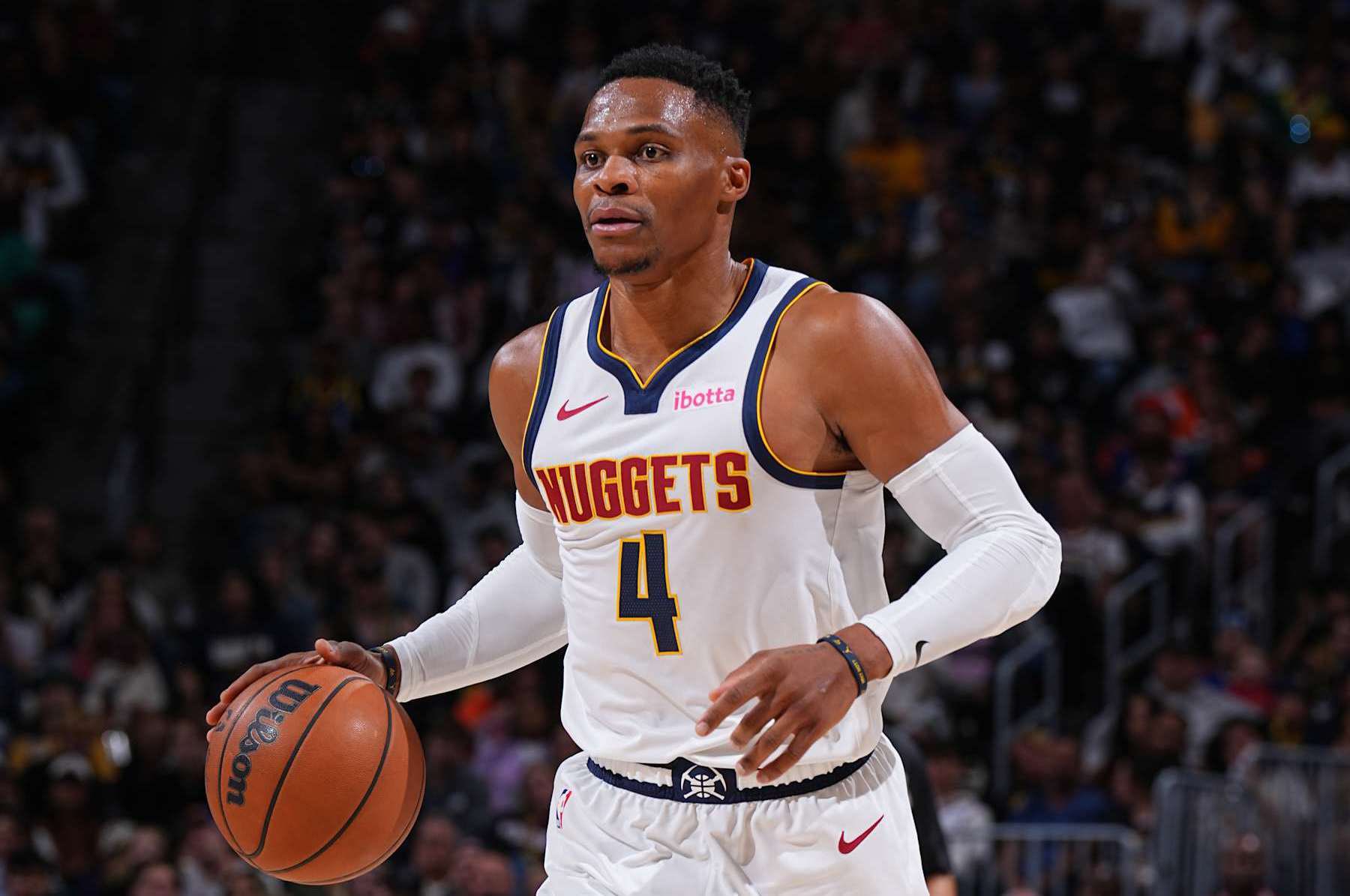 国安官方：李磊右大腿股二头肌拉伤，预计伤缺4周（北京国安通报：李磊右大腿股二头肌受伤，预计休战4周）