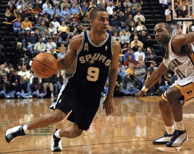 记者：U22国脚徐彬将于冬窗留洋欧洲（曝U22国脚徐彬计划冬窗赴欧踢球）