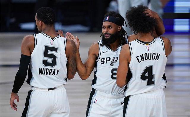 15场22球，切尔西成为欧冠对巴萨进球第三多的球队（切尔西15战攻入22球，欧冠对巴萨进球数排名第三）