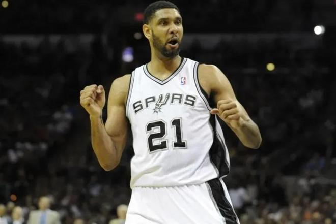 25球追平C罗，姆巴佩是赛季前20场进球最多的皇马球员（姆巴佩赛季前20场斩获25球，追平C罗居皇马同期进球榜首）