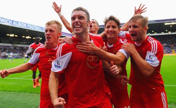 欧冠最新积分榜：拜仁取胜升至第2，利物浦第8，巴萨第14（欧冠积分榜更新：拜仁告捷升至次席，利物浦第八，巴萨第十四）