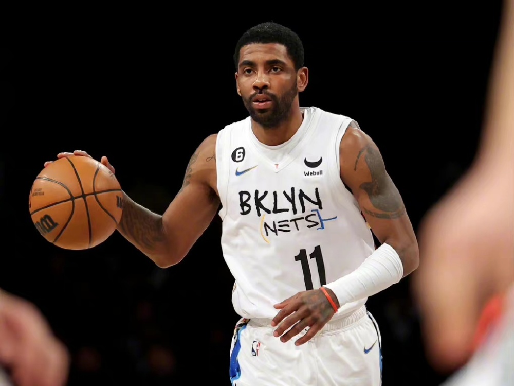 国米中场调度效率惊人（国米中场掌控全局，运转效率爆表）