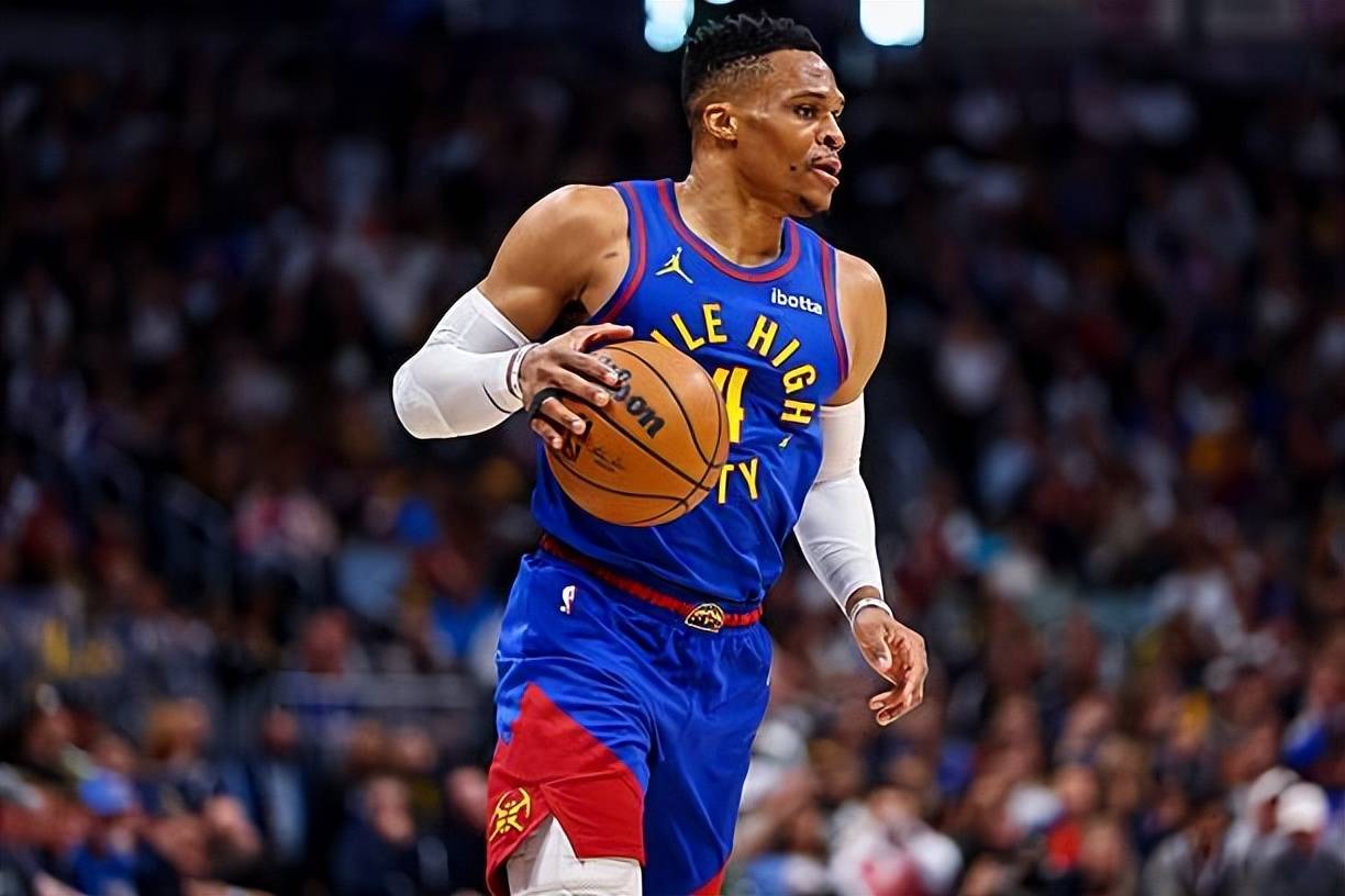 阿莱格里：普利希奇能上但福法纳不行；好奇亚沙里的运动能力（阿莱格里：普利希奇可出战，福法纳缺阵；对亚沙里的运动能力感到好奇）