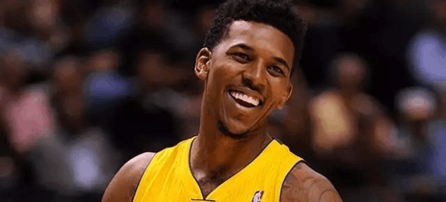 回顾苏炳添10次“破十”光辉瞬间（苏炳添十度破十：高光瞬间全记录）